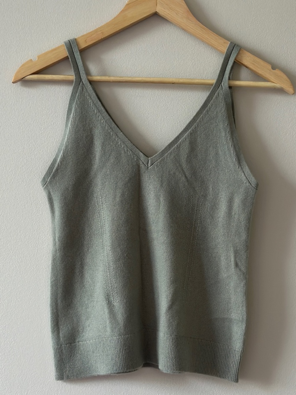 Club Monaco Slim V-Neck Cashmere Camisole - Sage - XS NWOT